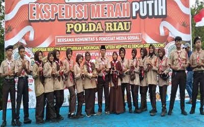 Pramuka MTsN 2 Meranti Ikut Ekspedisi Merah Putih Presisi Polda Riau